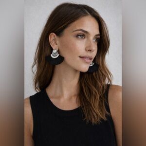 Nasty Gal Black & Silver Statement Tassel Earrings – Fan Fringe